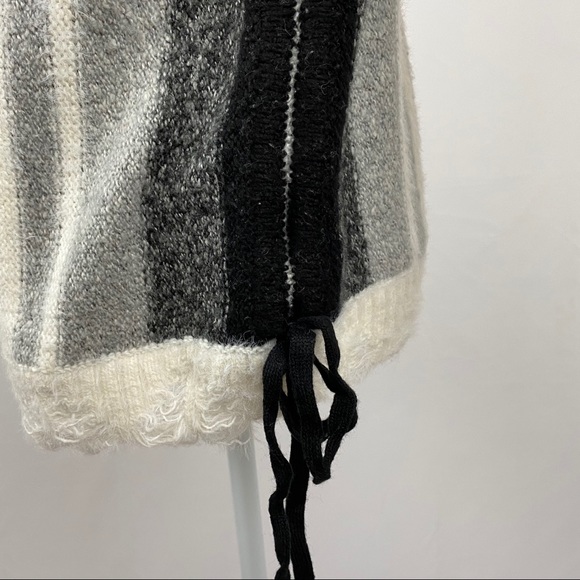 Buffalo David Bitton Greyson Sweater w/ side bow 🟡 - Picture 9 of 13